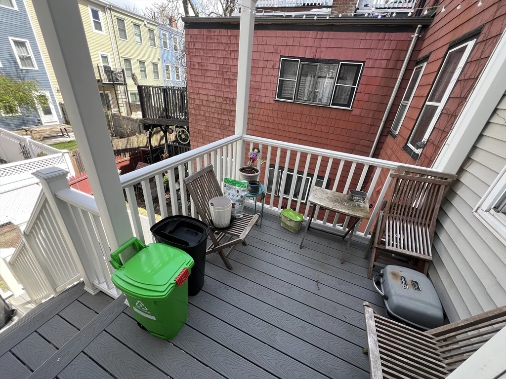 109 Bartlett St, Charlestown