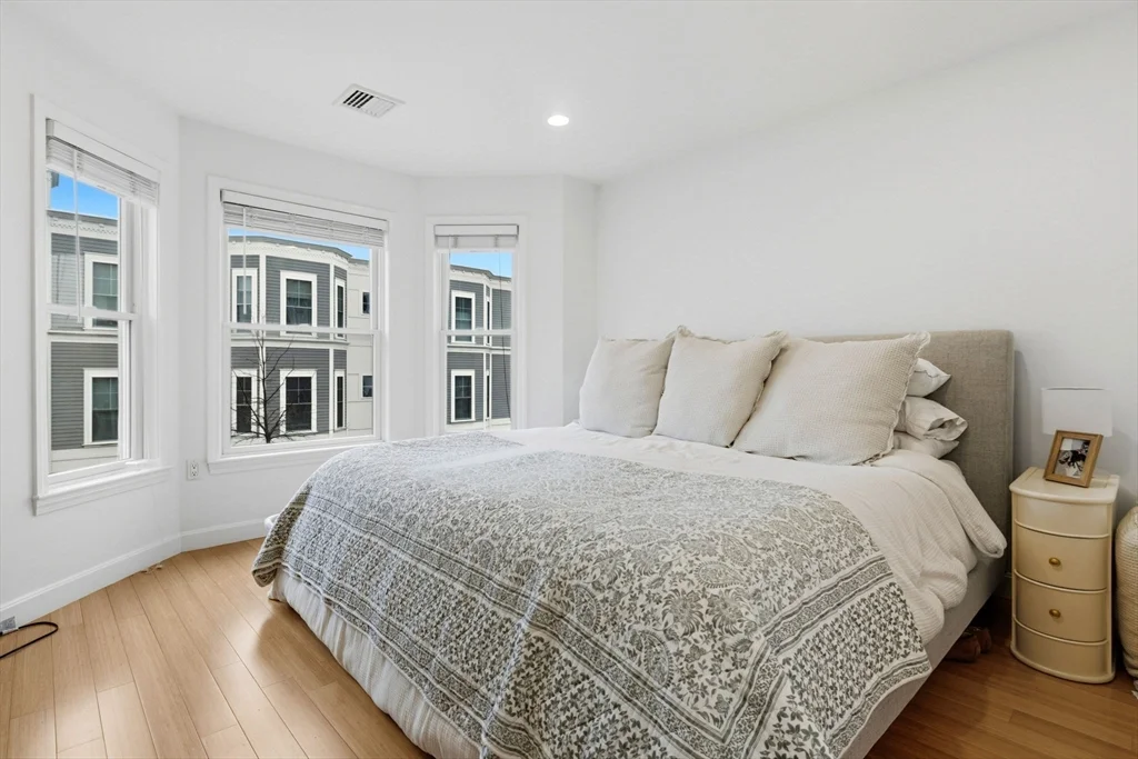 366 W 2nd St, South Boston