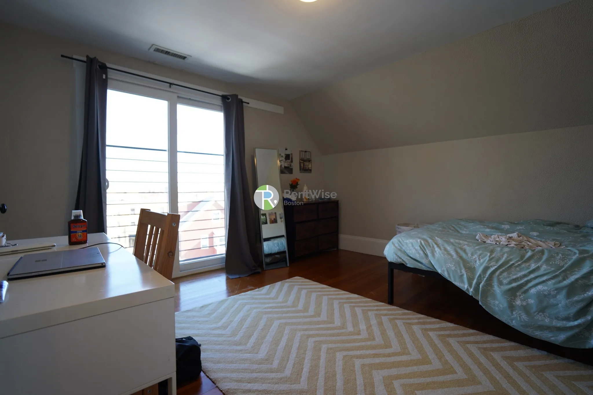 27 Emery St, Medford