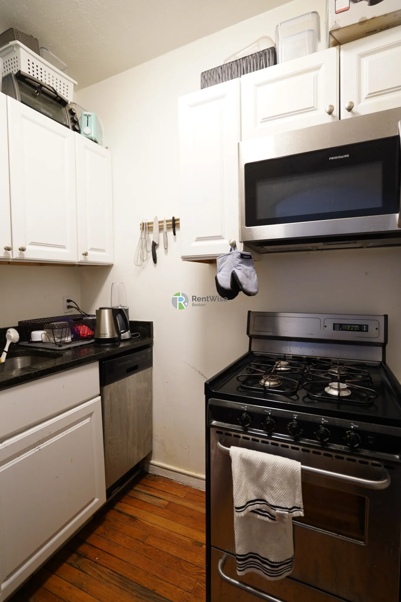 230 Walnut St, Newtonville