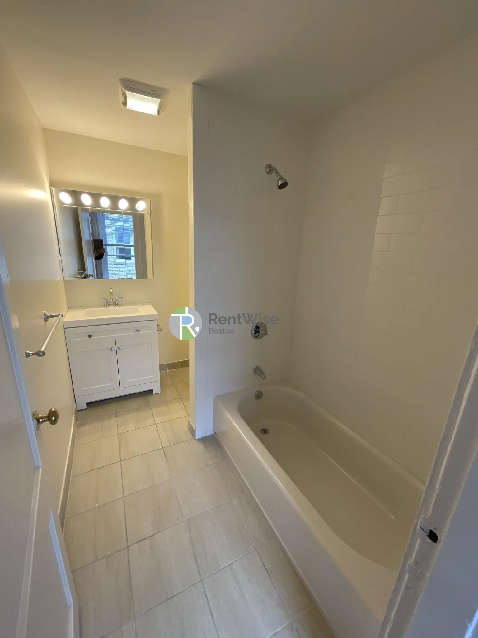 6 Barrows St, Allston