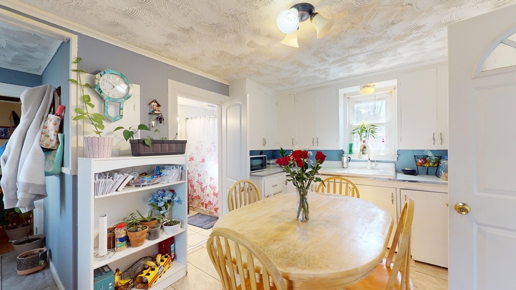 29 Dresser St, Southbridge