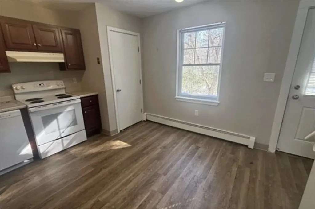 65 Frank's Ln, Hanover