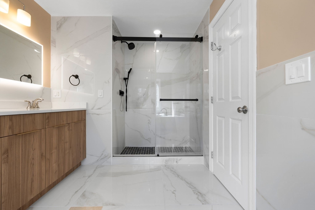 60 Shufelt Rd, South Walpole