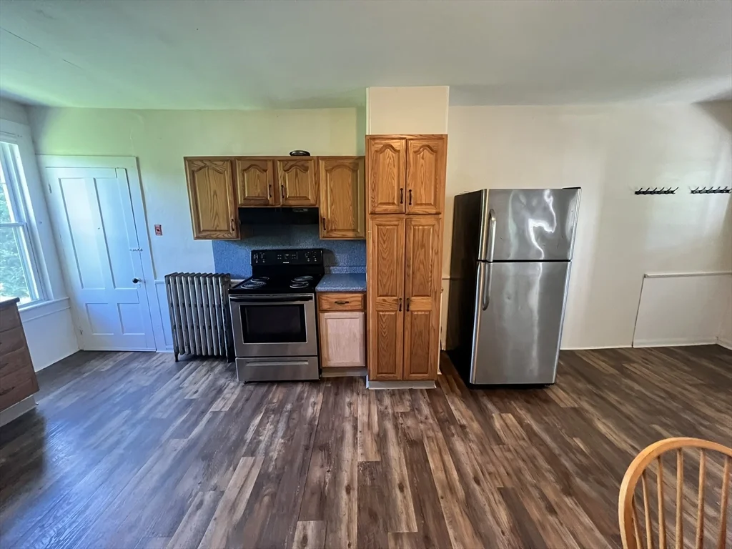 986 South East St, Amherst