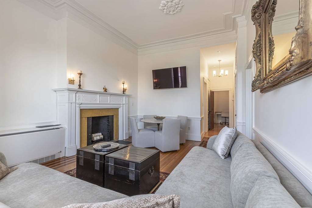 462 Beacon St, Back Bay