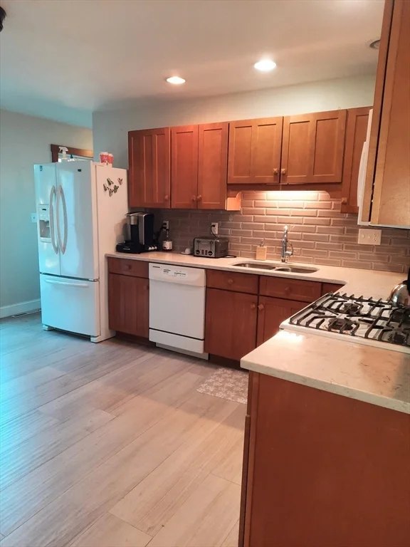 21 Anderson Dr, Marshfield