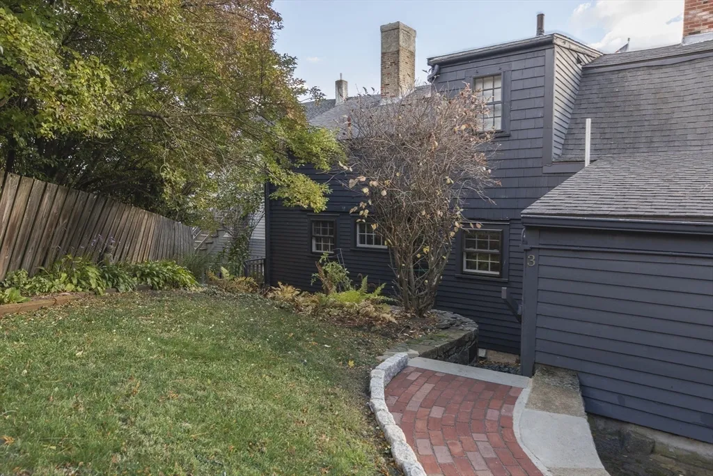 1 Mugford St, Marblehead