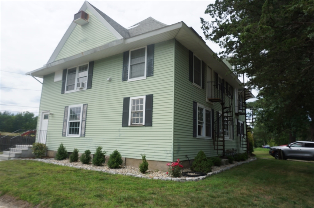 64 Mill St, Pepperell