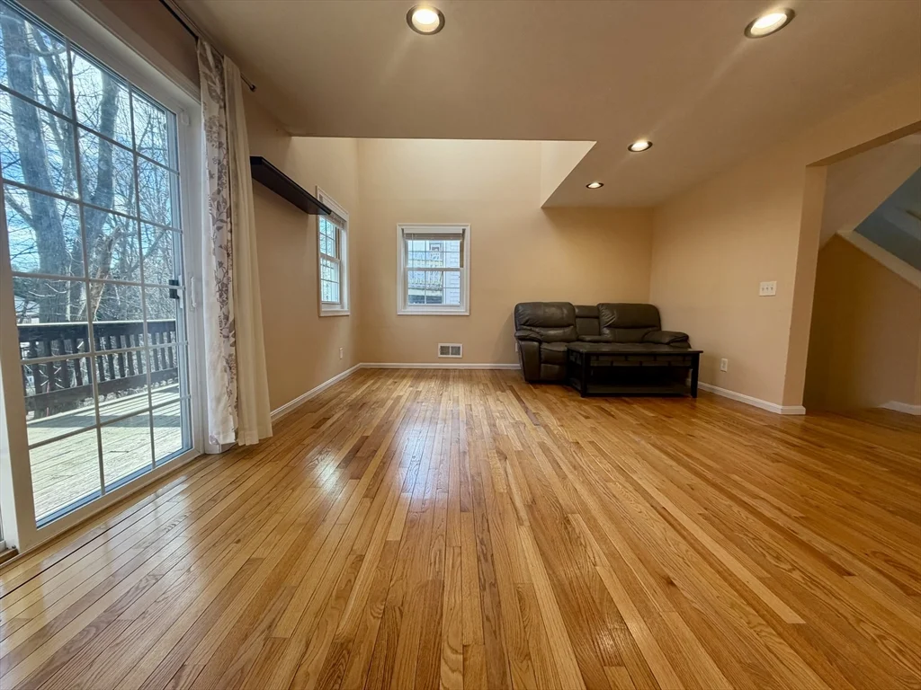 22 Gates Rd, Worcester