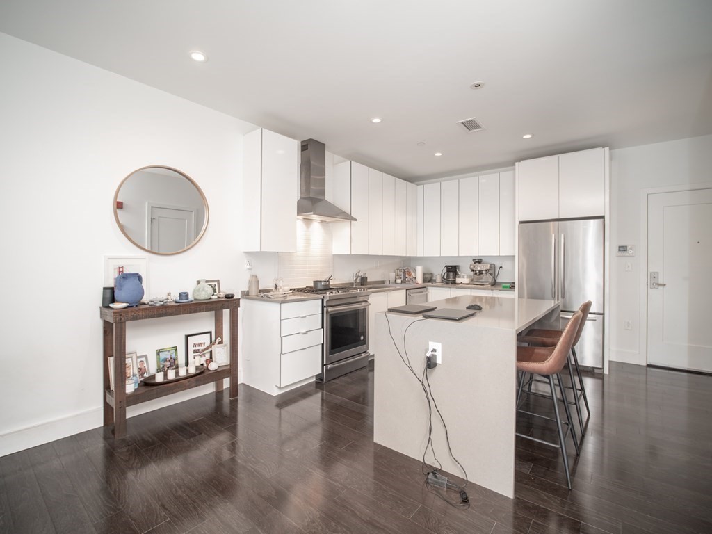 2 West 6th St, South Boston