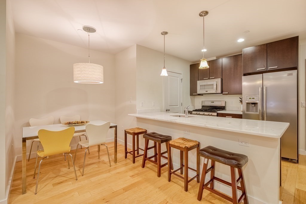 65 Beacon St, Somerville