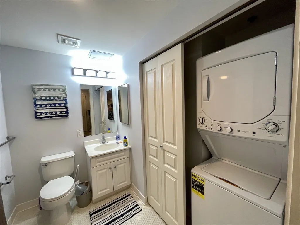 1387 Washington St, South End