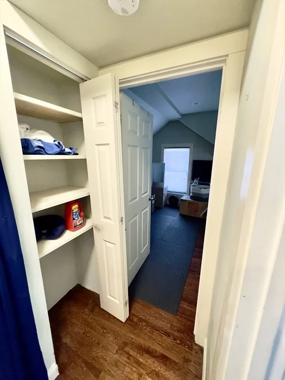 8 Fox Point, Dorchester