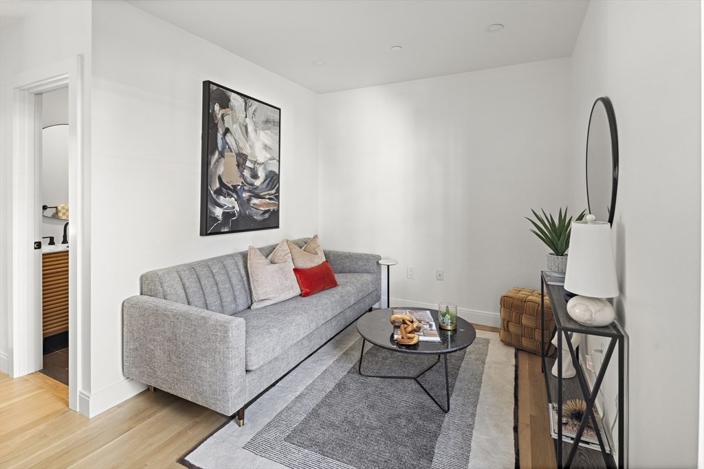 99 5th St, East Cambridge