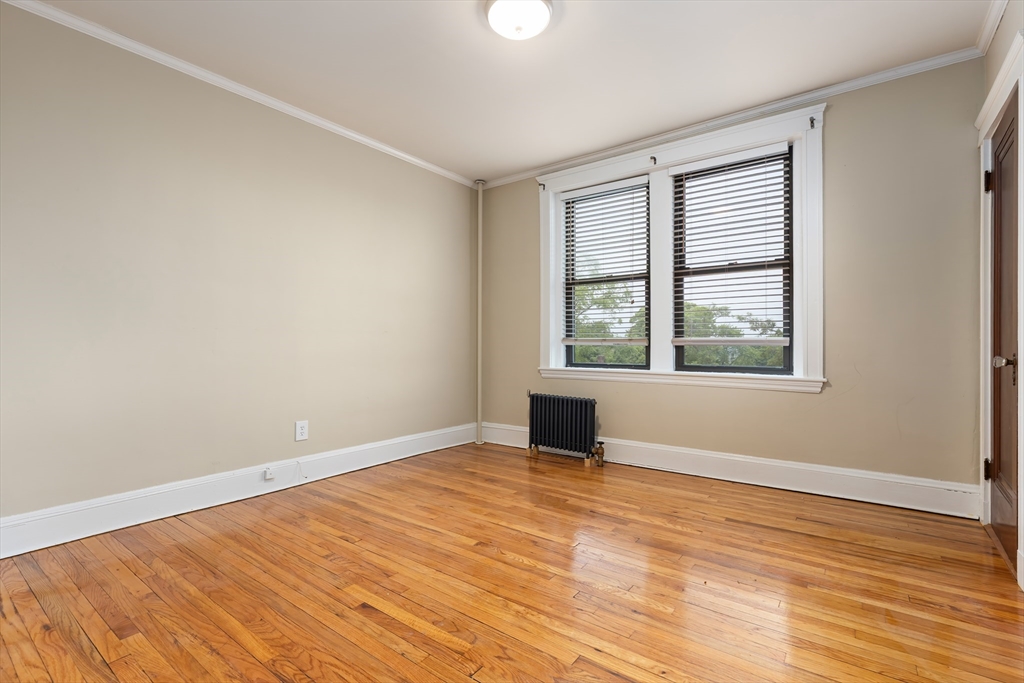 2035 Commonwealth Ave, Brighton