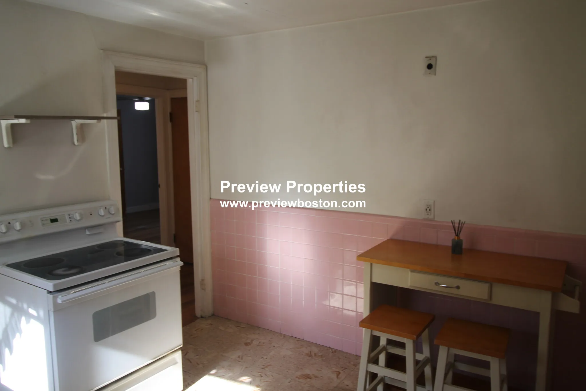 14 Caltha Rd, Oak Square