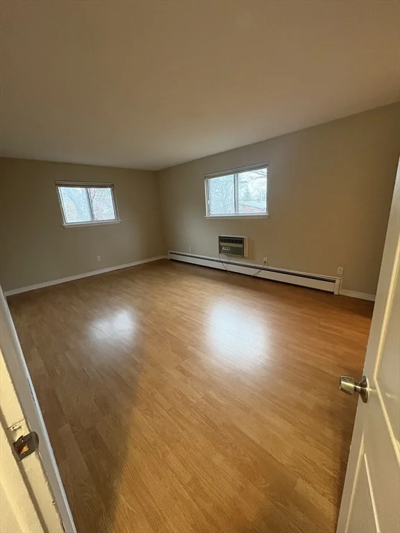 10 Longwood Dr, Andover