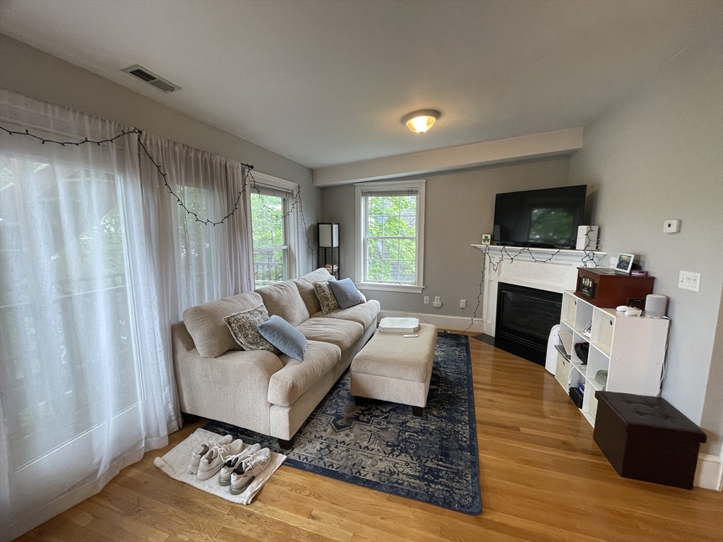 302 W 3rd St, South Boston