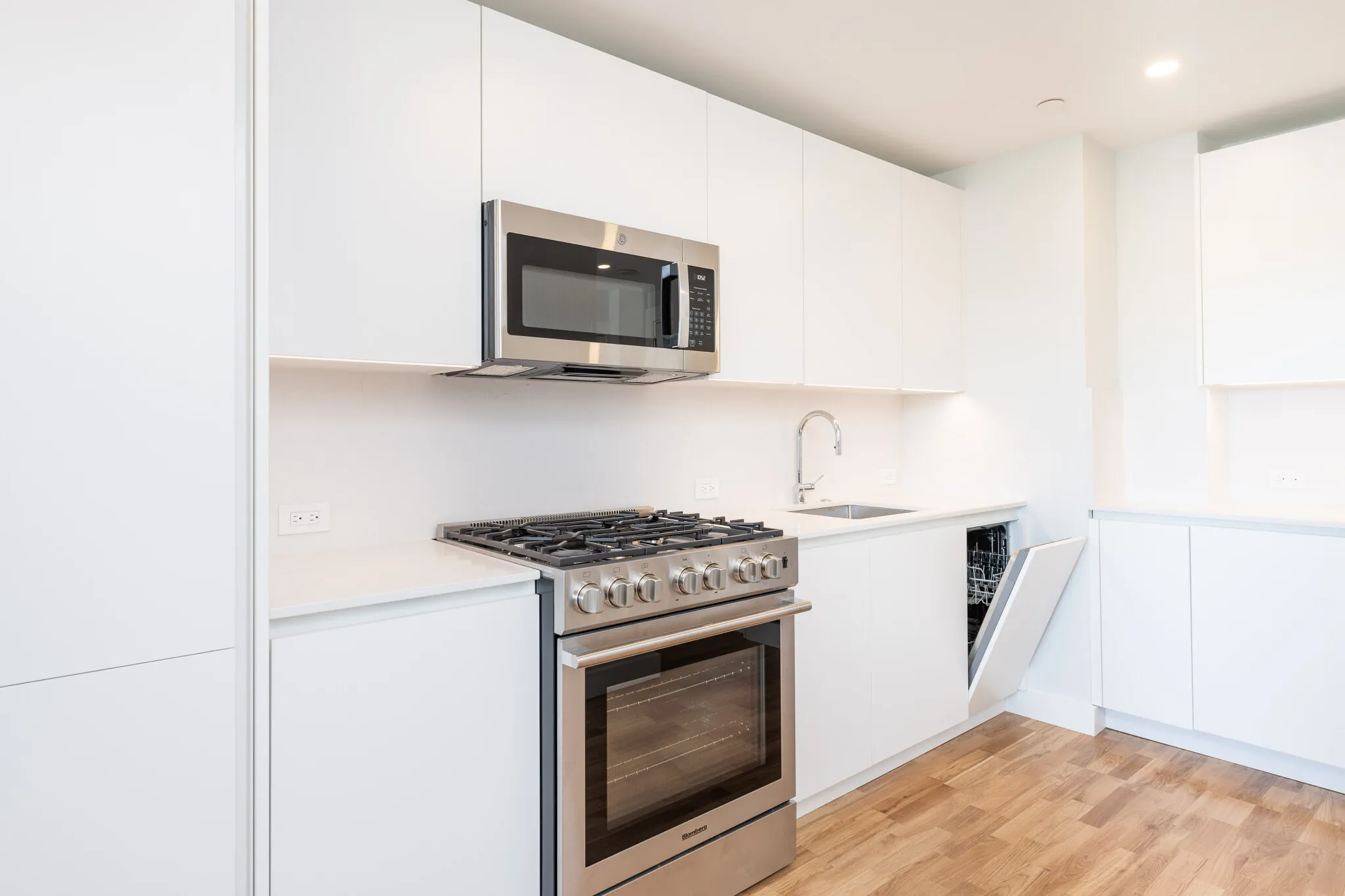 1410 Columbia Rd, South Boston