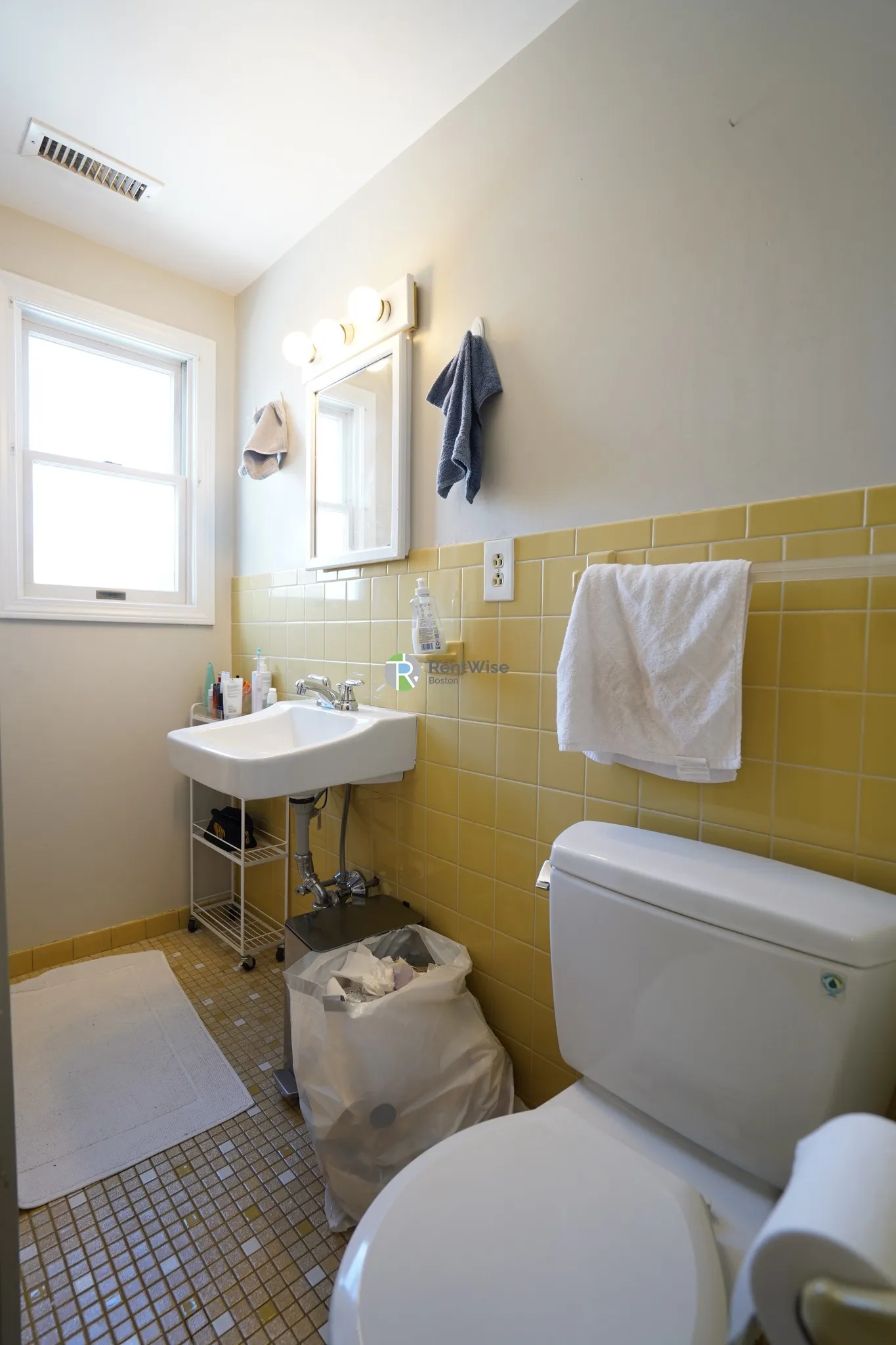 27 Emery St, Medford