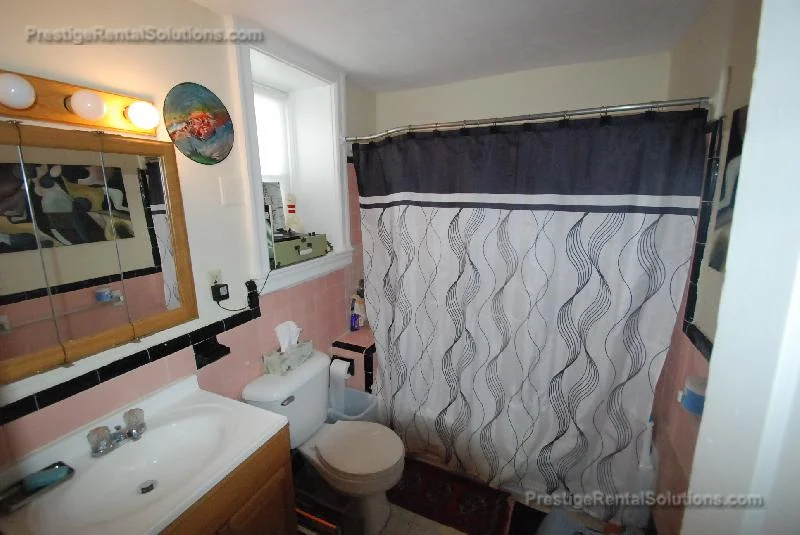 35 Gardner St, Allston