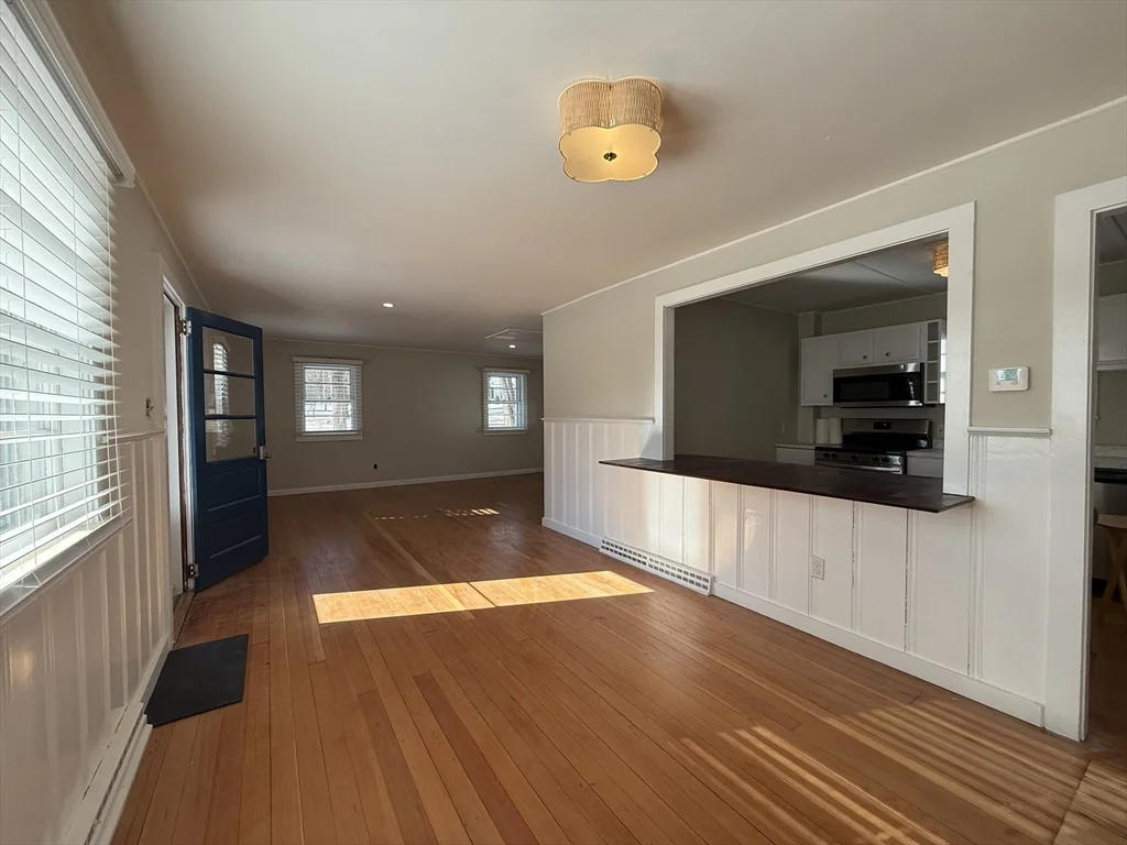 2 Cochituate Rd, Priscilla Beach