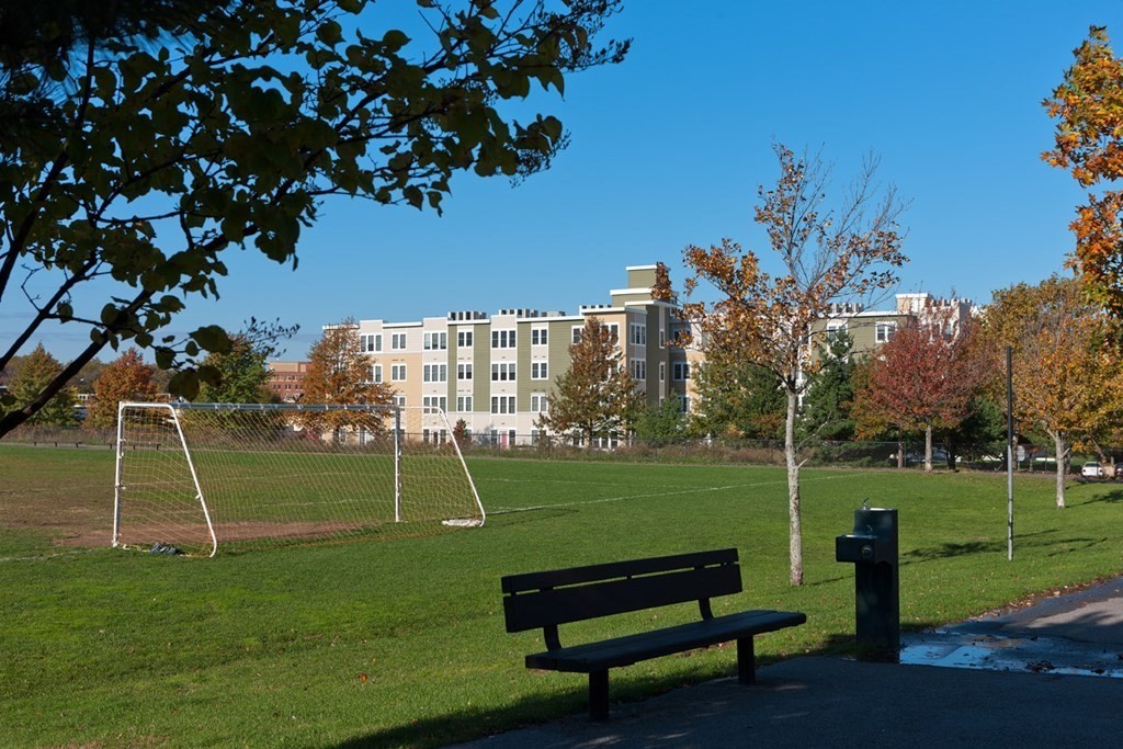 87 New St, Neighborhood Nine