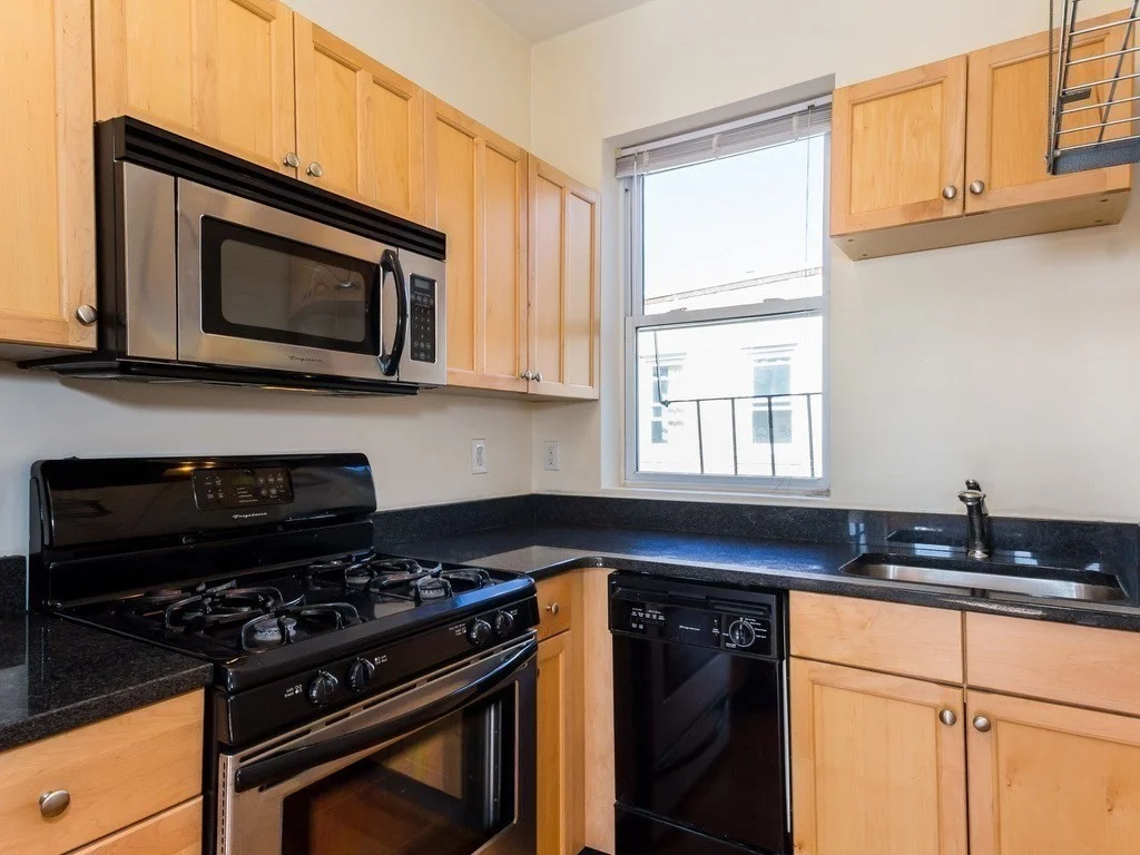 85 Park Dr, Fenway