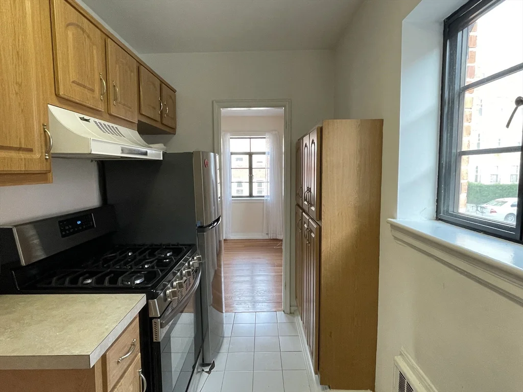 79 Sutherland, Brighton