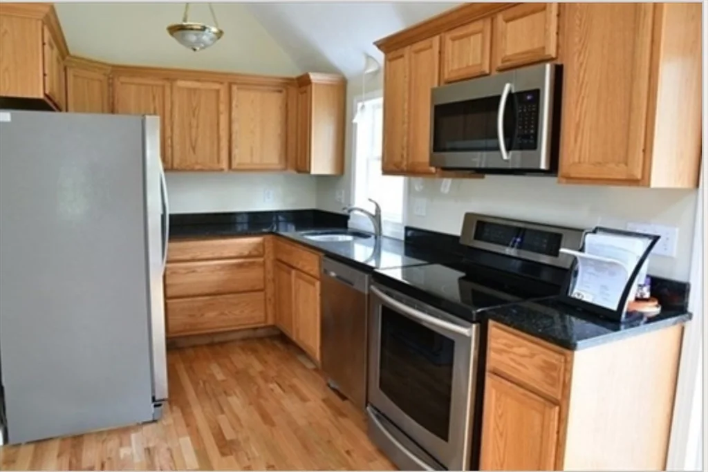 19 Collins Rd, Northborough