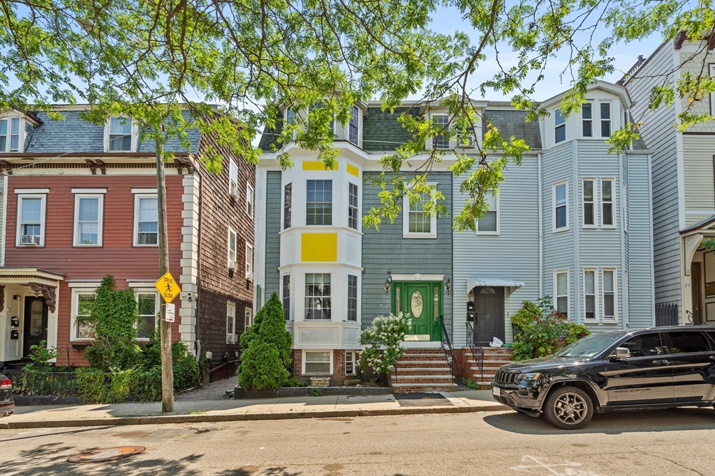 16 Gates St, South Boston