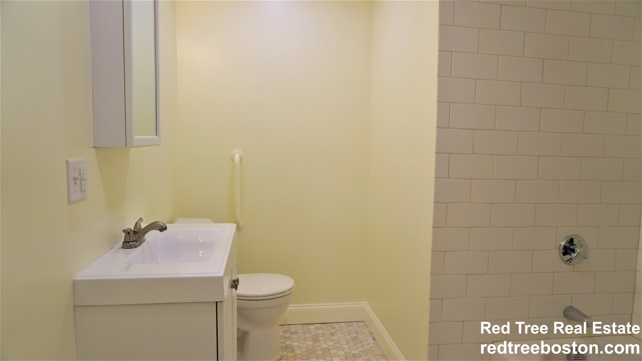 1712 Beacon St, Brookline