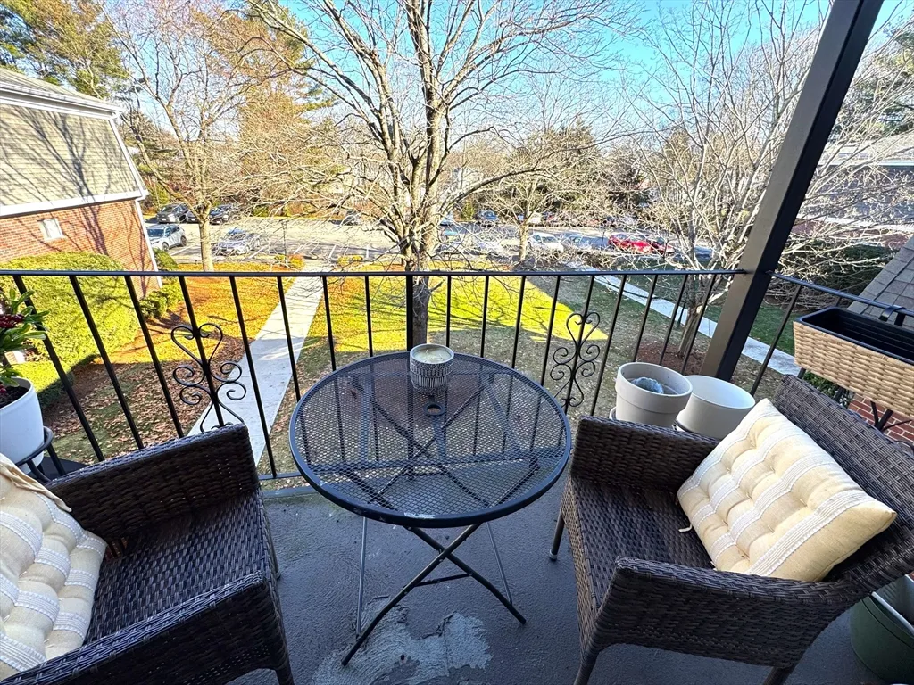 80 Walnut St, Canton