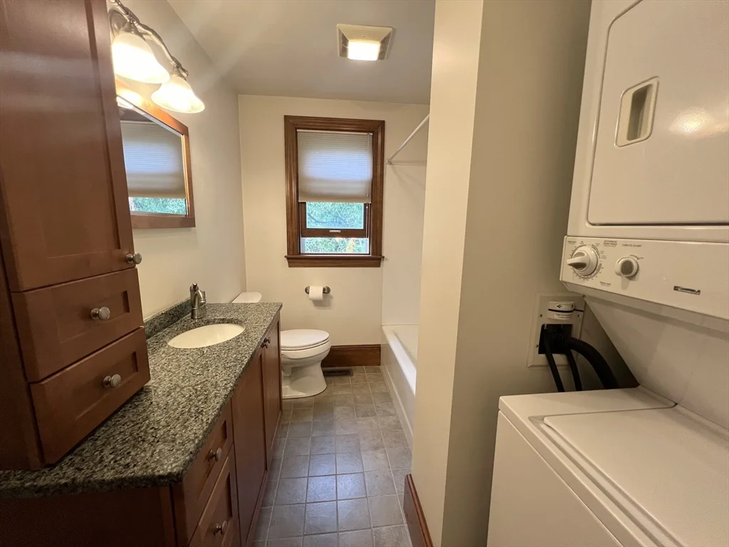 584 Humphrey St, Swampscott