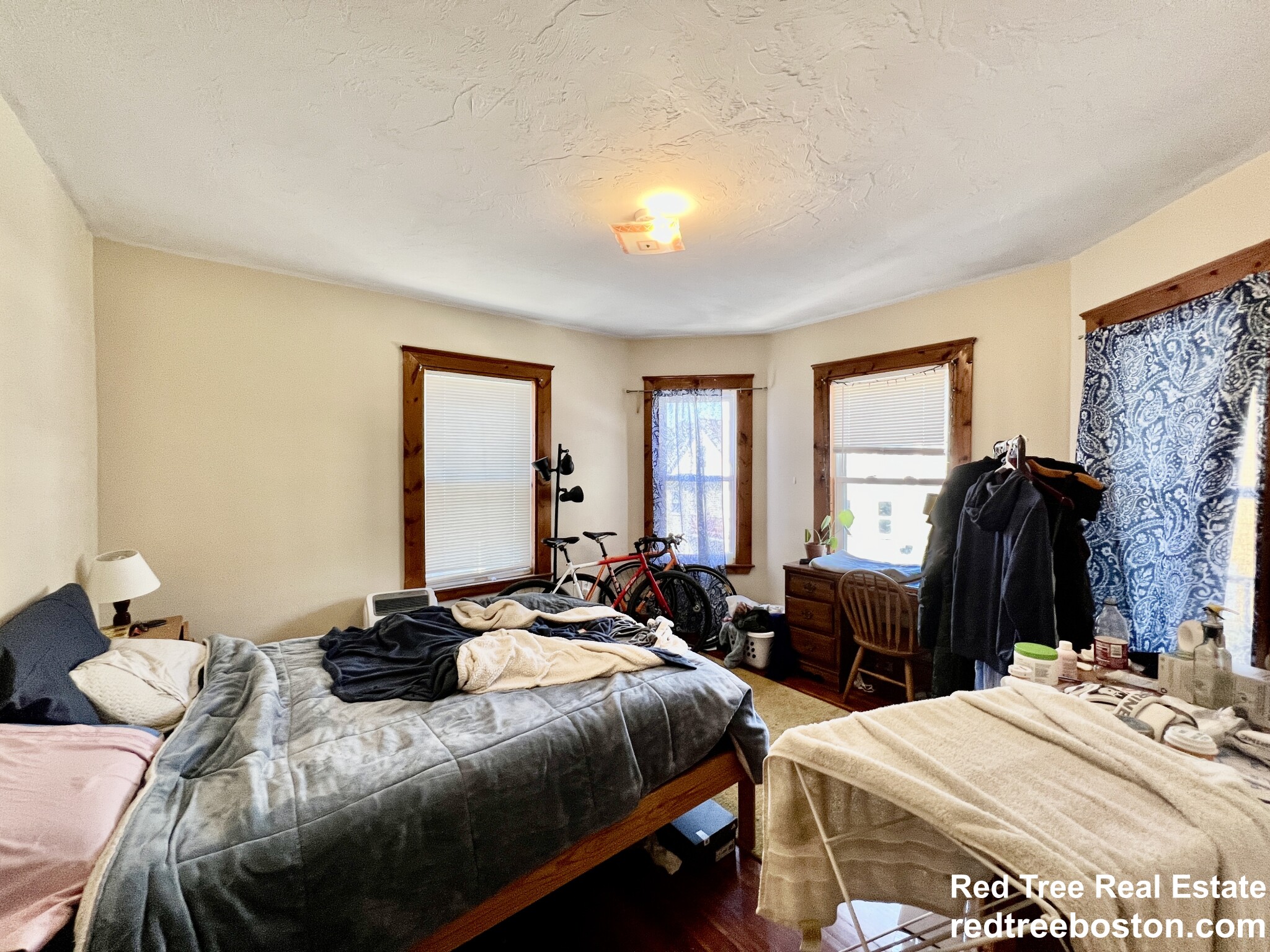 69 Woodlawn St, Jamaica Plain