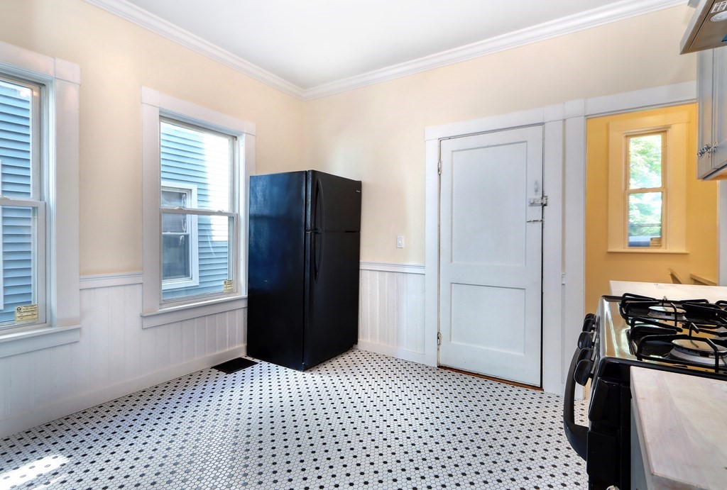 2 bed, 1 bath apartment for rent at 5 Stanford Ter Unit 1, Porter Square — photo 4 of 20