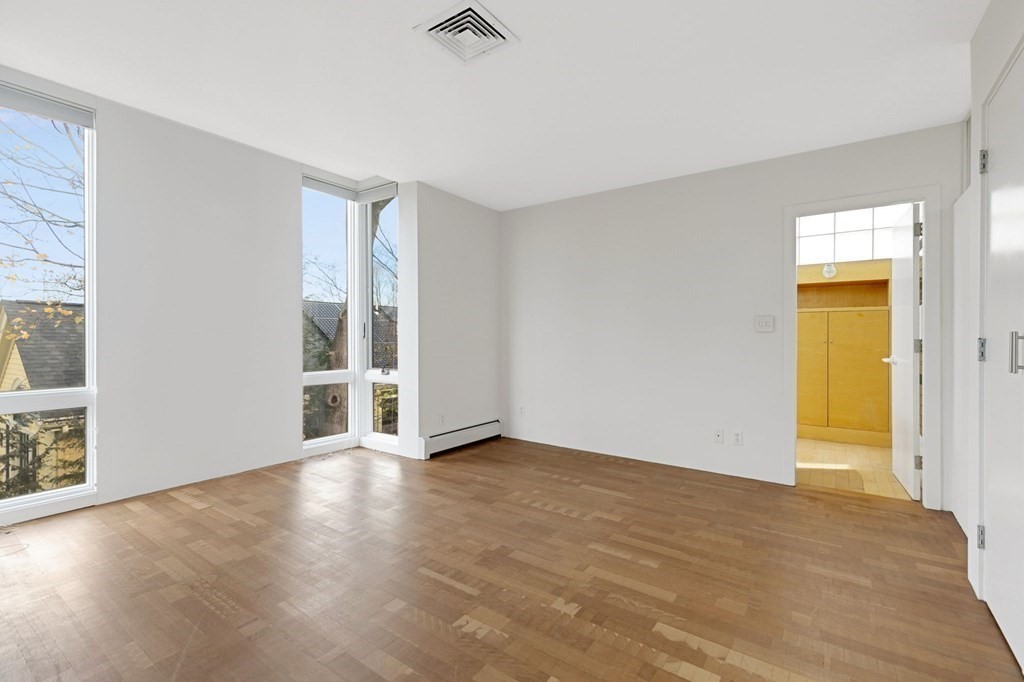 5 bed, 4+ bath apartment for rent at 15 Kelley St Unit 15, Porter Square — photo 16 of 29