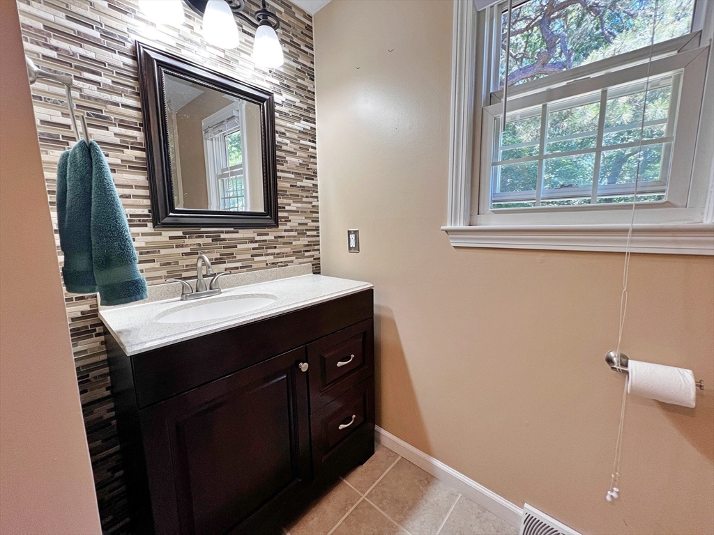 119 Bairdcrest Rd, Springfield