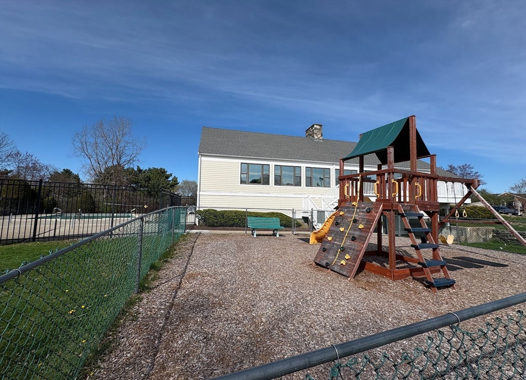 72 Ethyl Way, Stoughton