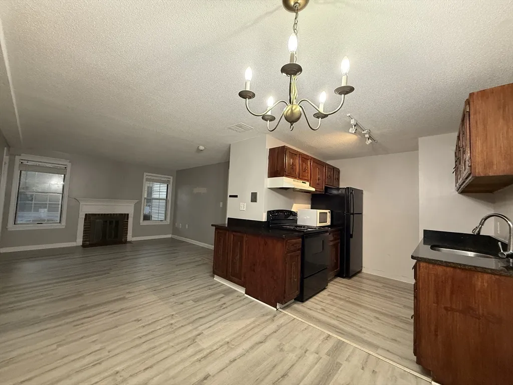 34 Walden Dr, Natick