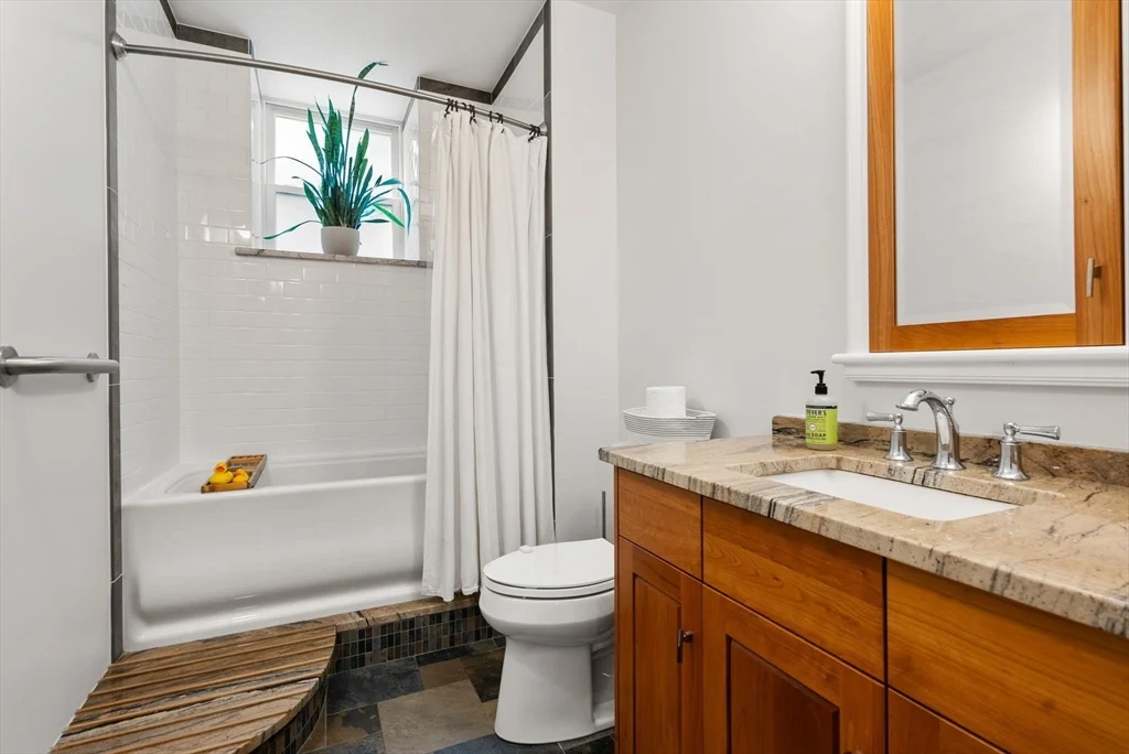 200 Amory St, Jamaica Plain
