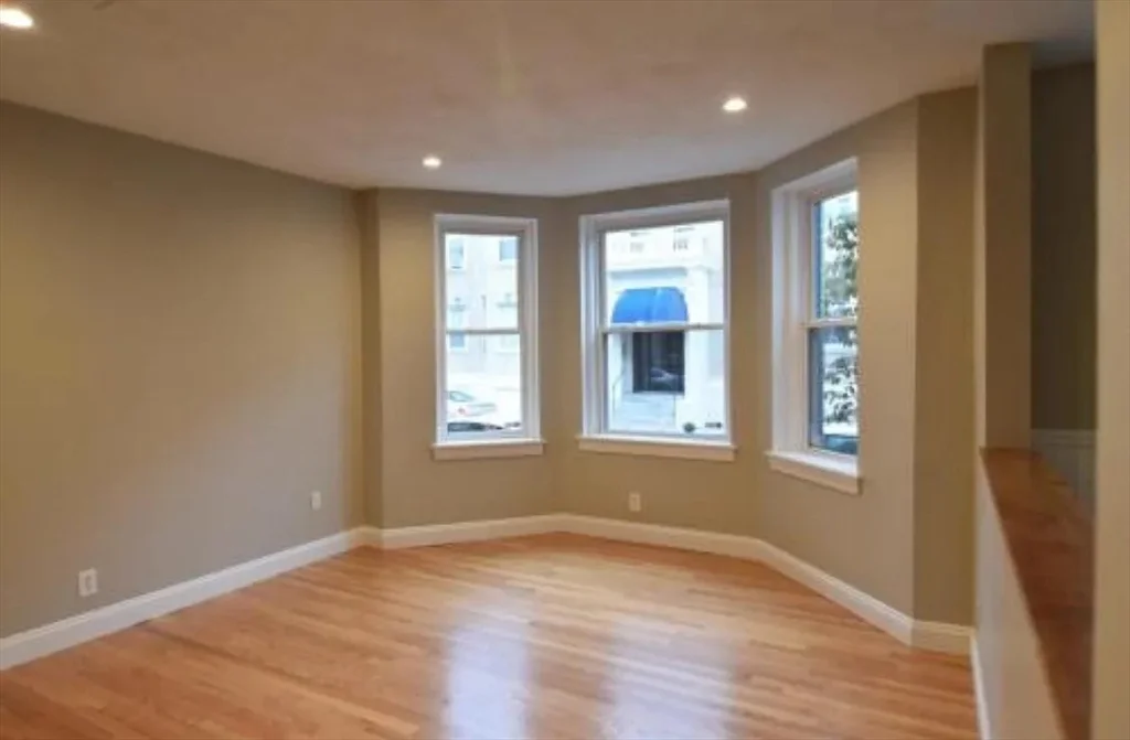 84 Gordon St, Allston