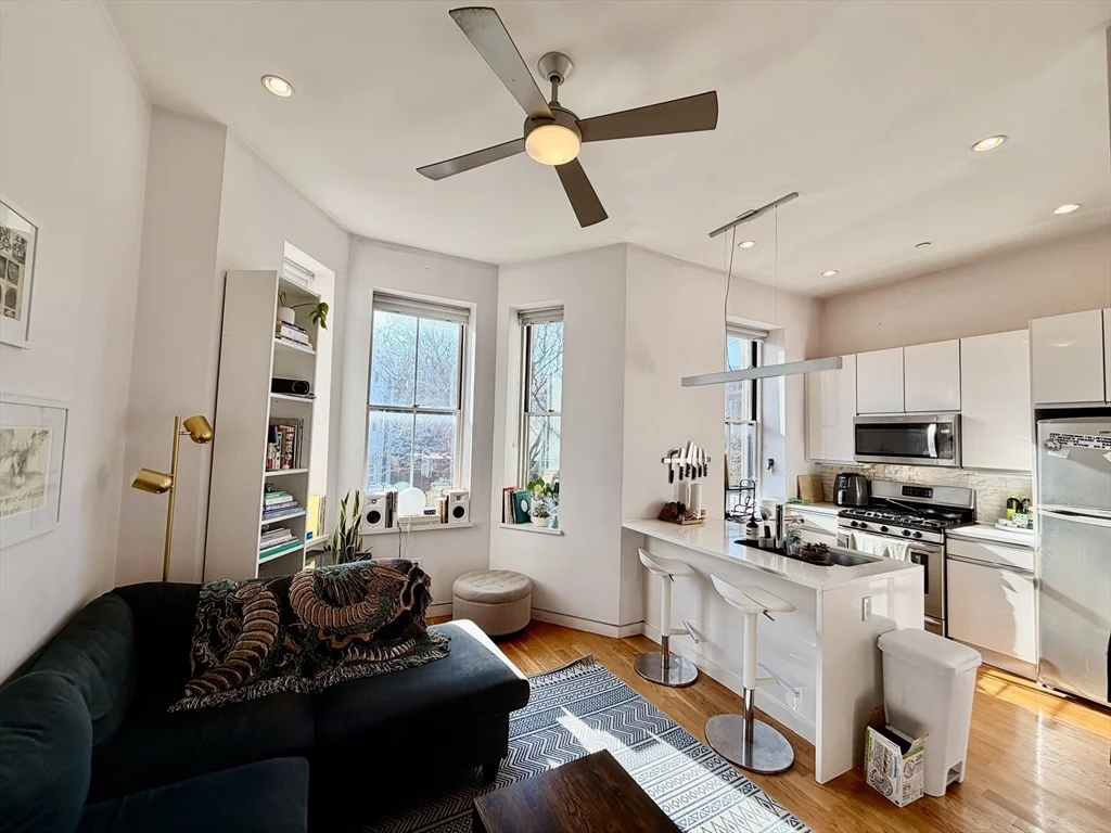 1607 Tremont St, Mission Hill