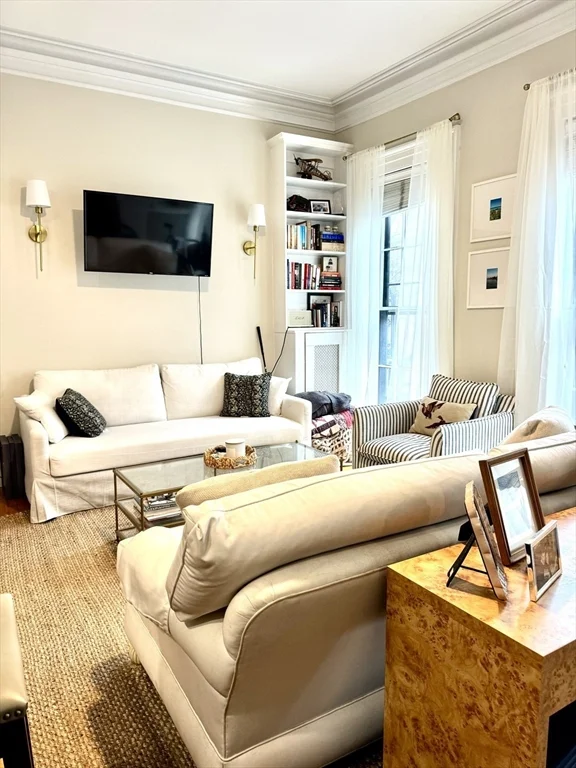 73 Charles St, Beacon Hill