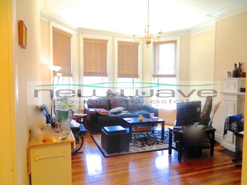 206 Commonwealth Ave, Back Bay