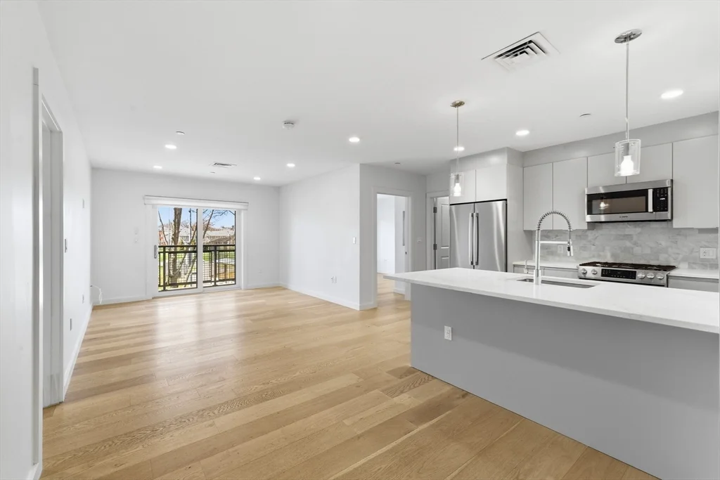16 Boardman St, East Boston
