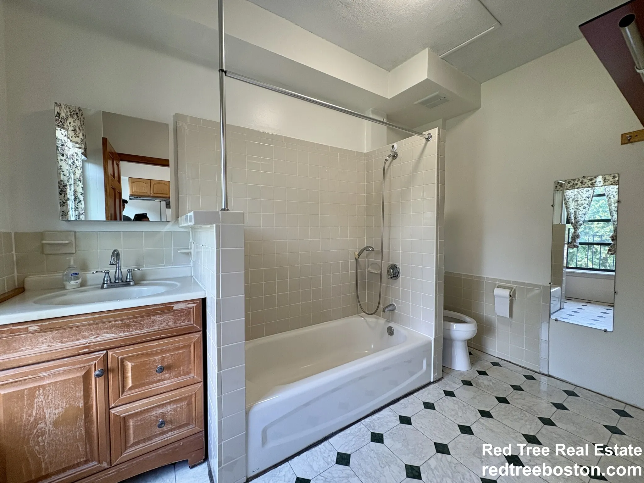 49 Dwight St, South End