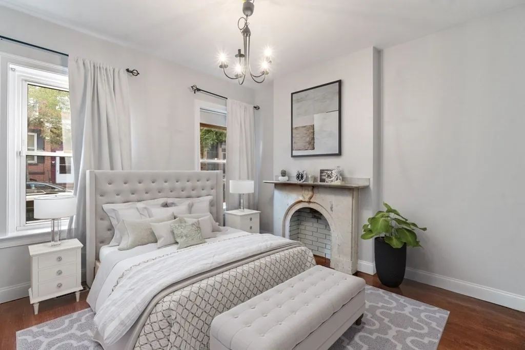 110 N St, South Boston