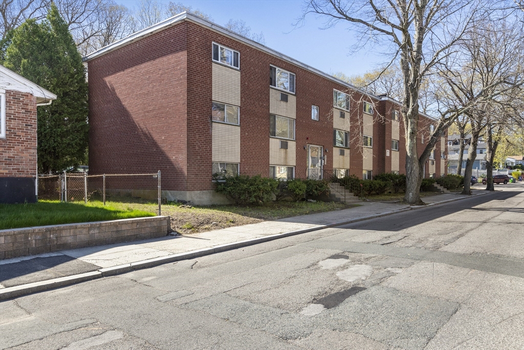 96 Itasca St, Mattapan